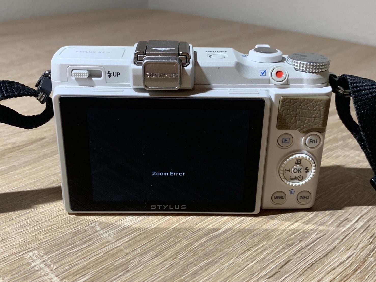 2316 OLYMPUS STYLUS XZ-2 ホワイト ジャンク品 デジカメ【コ】 - メルカリ