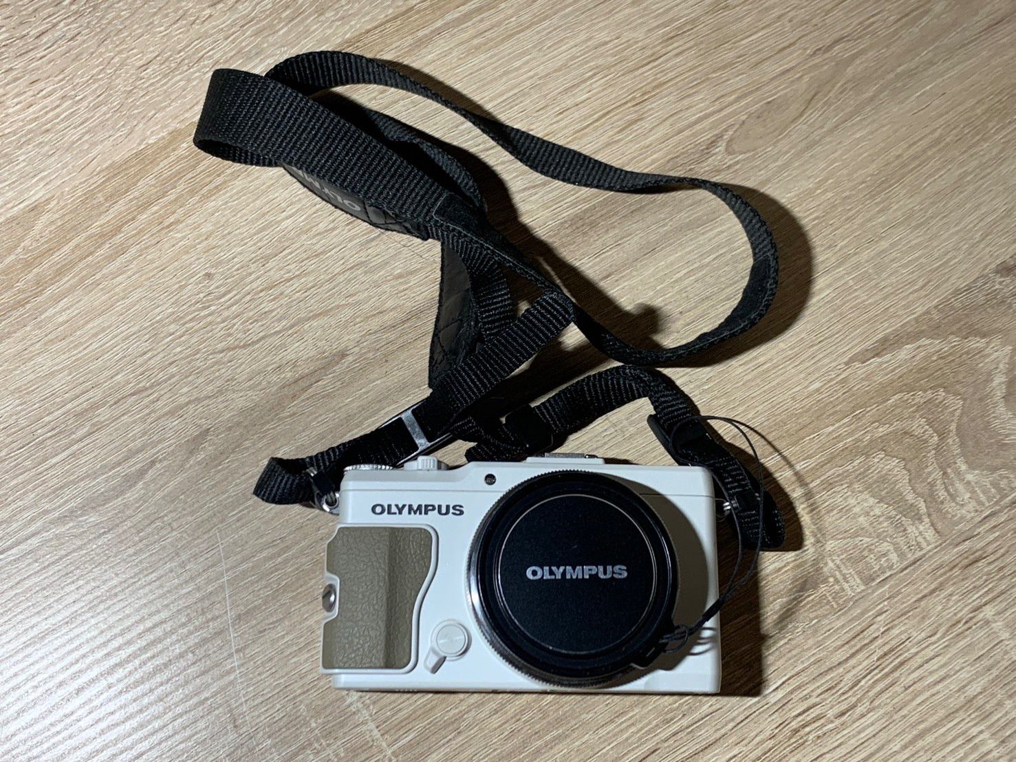 2316 OLYMPUS STYLUS XZ-2 ホワイト ジャンク品 デジカメ【コ】