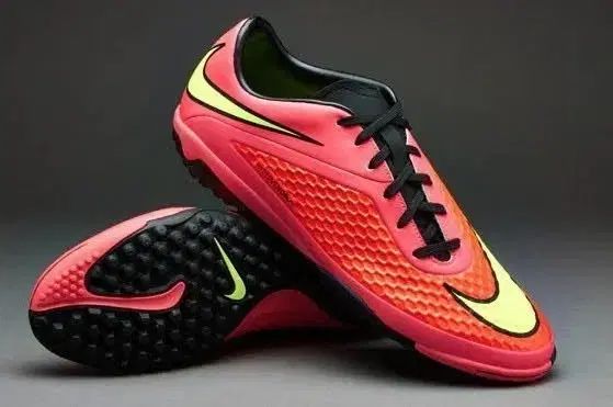 NIKE サッカーシューズ