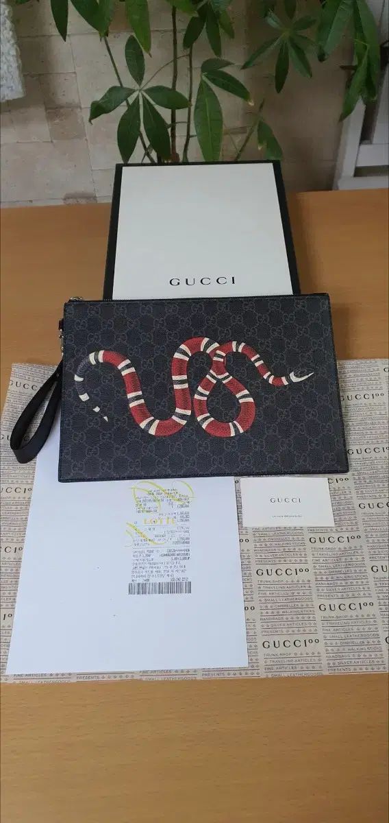 グッチ スネーク クラッチ/クラッチバッグ ほぼ新品 正規品 (レシートO)
