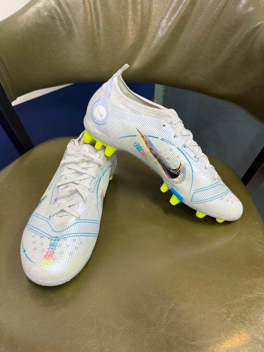 ナイキ マーキュリアル ベイパー 14 エリート AG サッカーシューズ (255) 10,585円