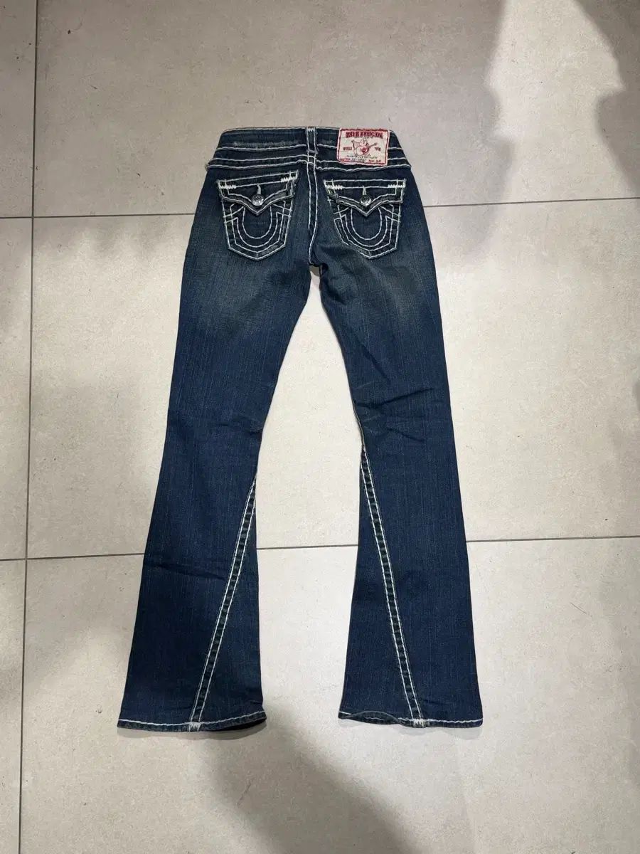 トゥルーレリジョン ジョイ ブーツカット デニム パンツ