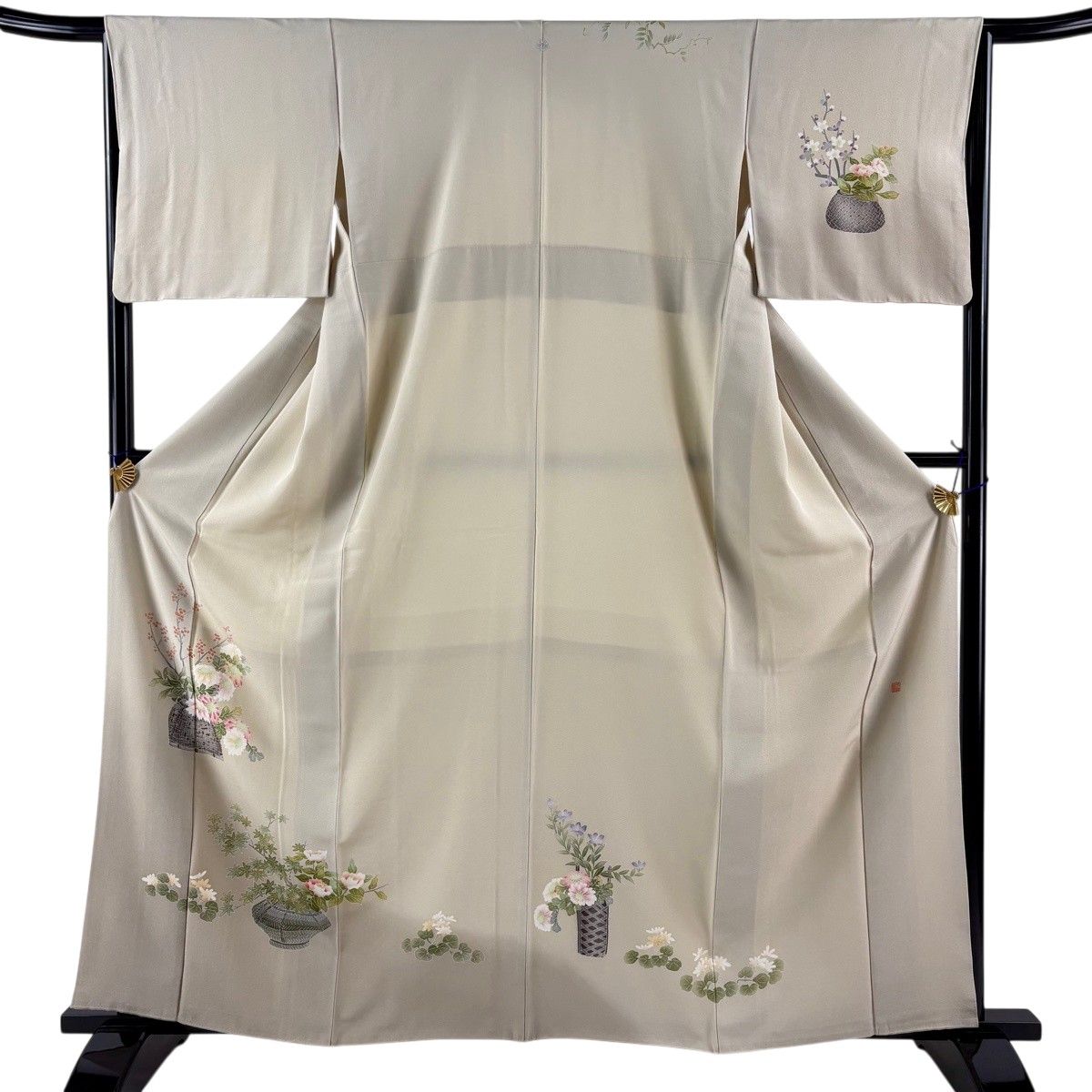 訪問着 身丈161cm 裄丈65cm M 袷 鶴見保次 落款 花籠 ぼかし ベージュ 正絹 逸品 一つ紋 【中古】