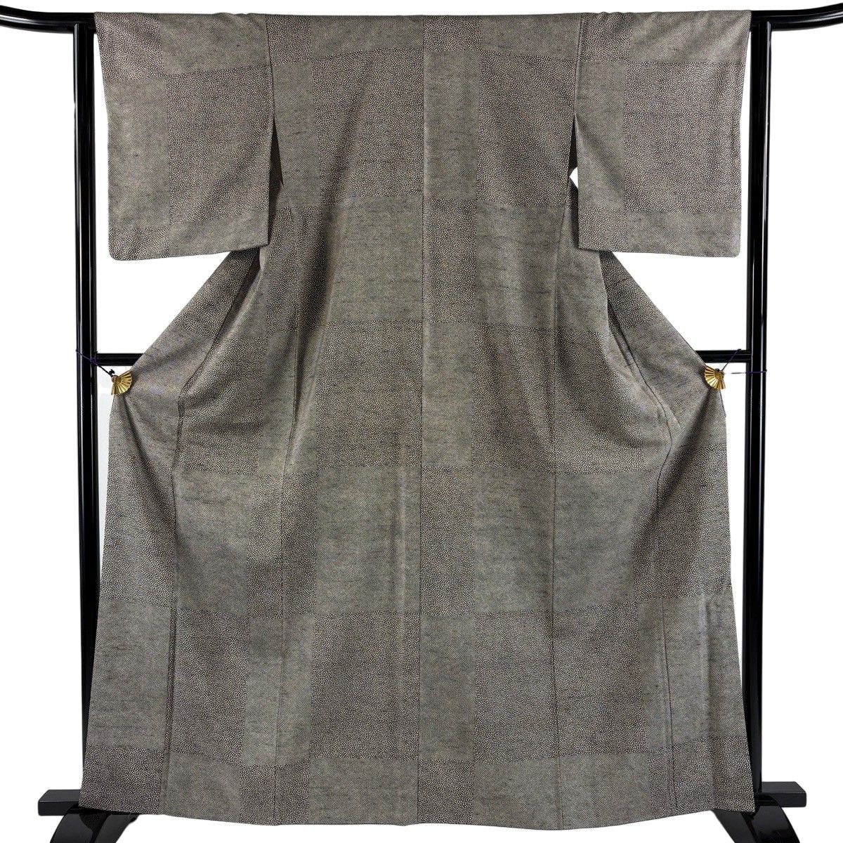 【美品】 小紋 身丈162cm 裄丈62cm S 袷 牛首紬地 証紙 変わり市松 あられ 黒灰 正絹 逸品 【中古】 23,998円
