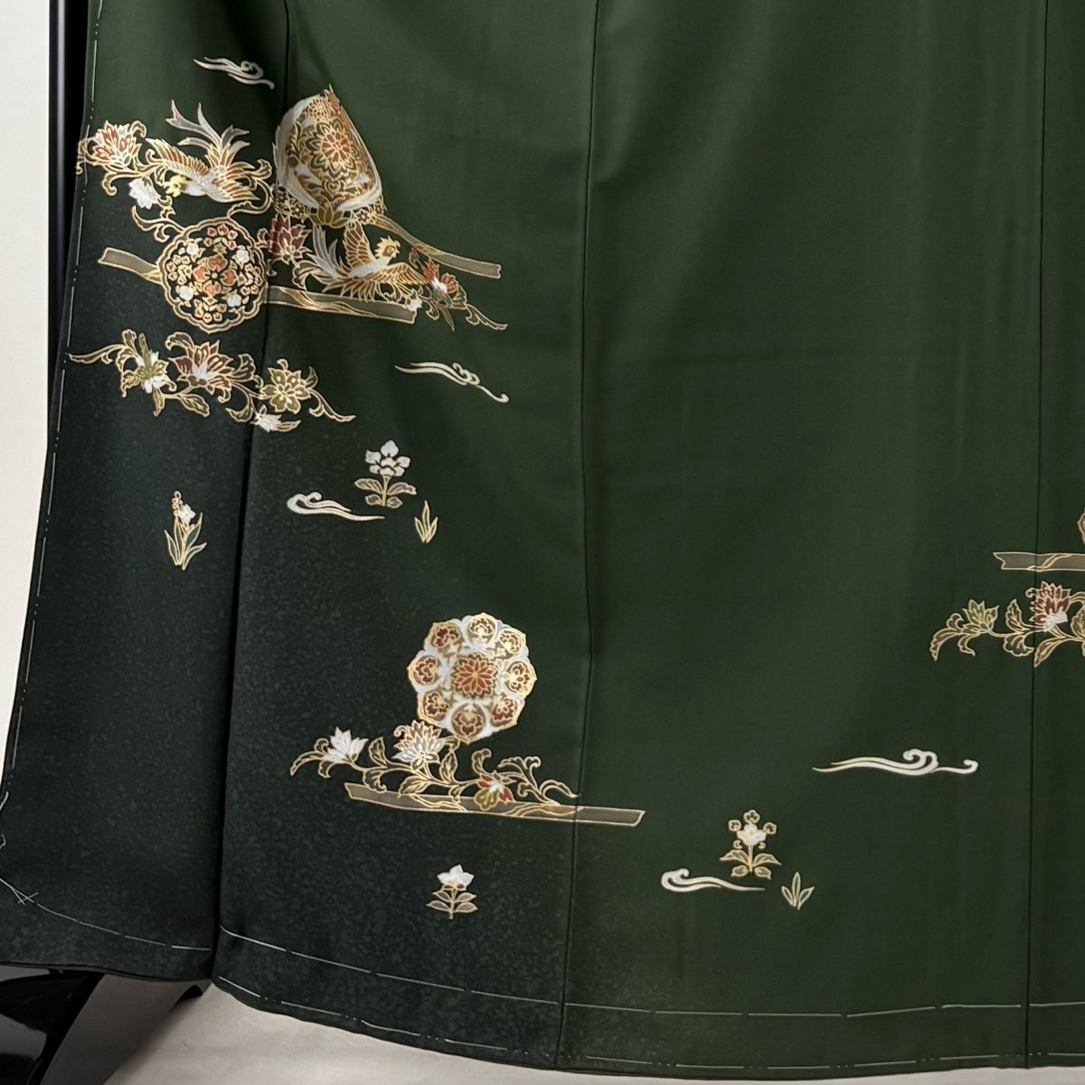 k*a様 反物　付下げ　中国刺繍　ホリケン　きれいなグリーン系　正絹　共八掛付き 付下げ 身丈165.5cm 裄丈65.5cm M 袷 鳳凰 華文 金彩 ぼかし 深緑 正絹