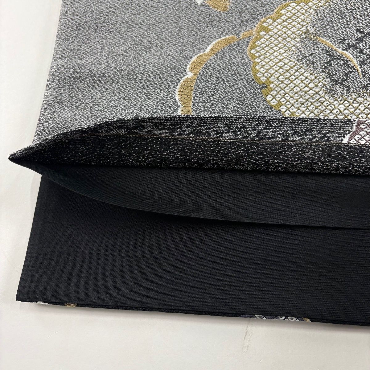 美品】 袋帯 秀品 雪輪 花弁 金糸 墨色 六通 正絹 【中古】 - メルカリ
