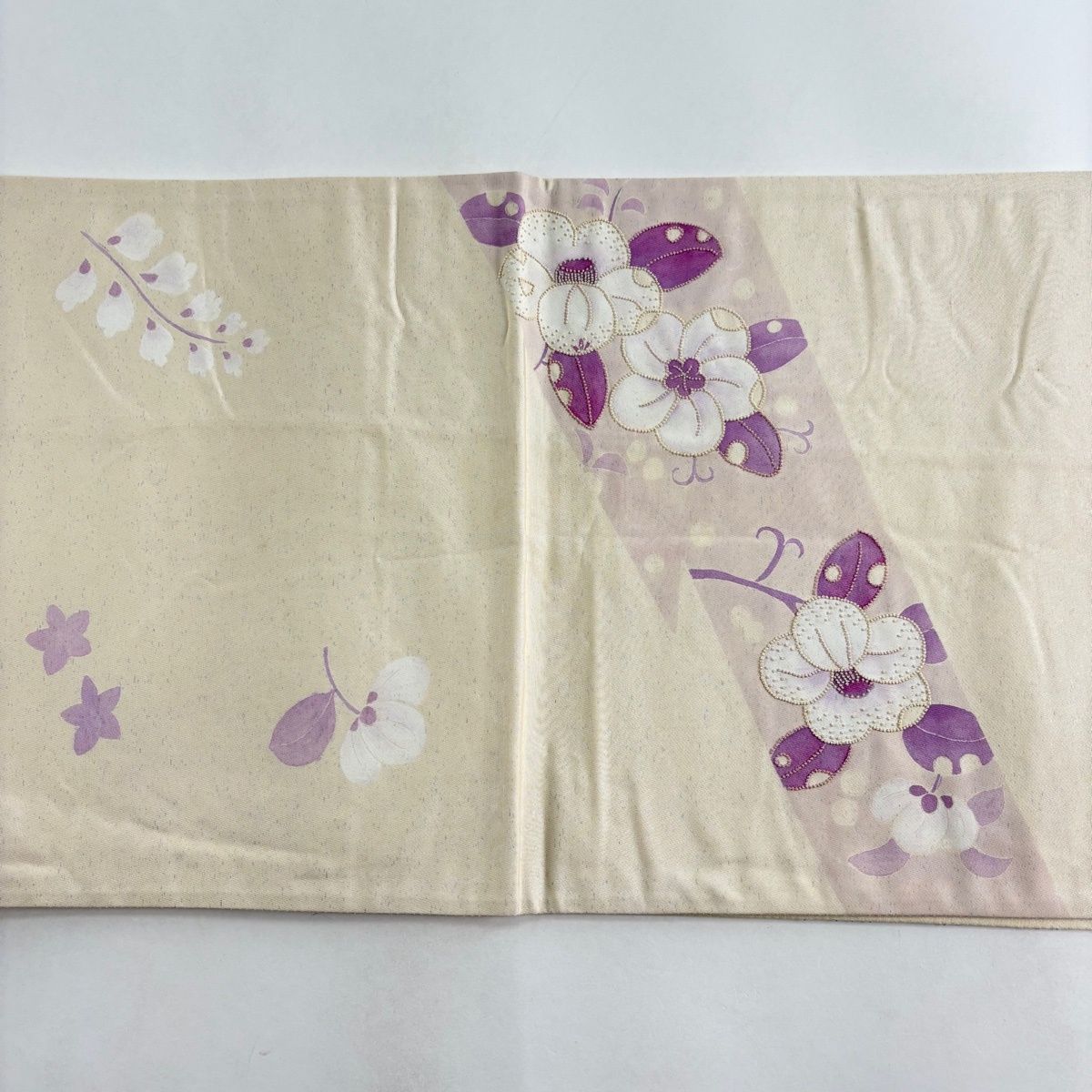 袋帯 秀品 関西仕立て 草花 刺繍 クリーム お太鼓柄 正絹 【中古