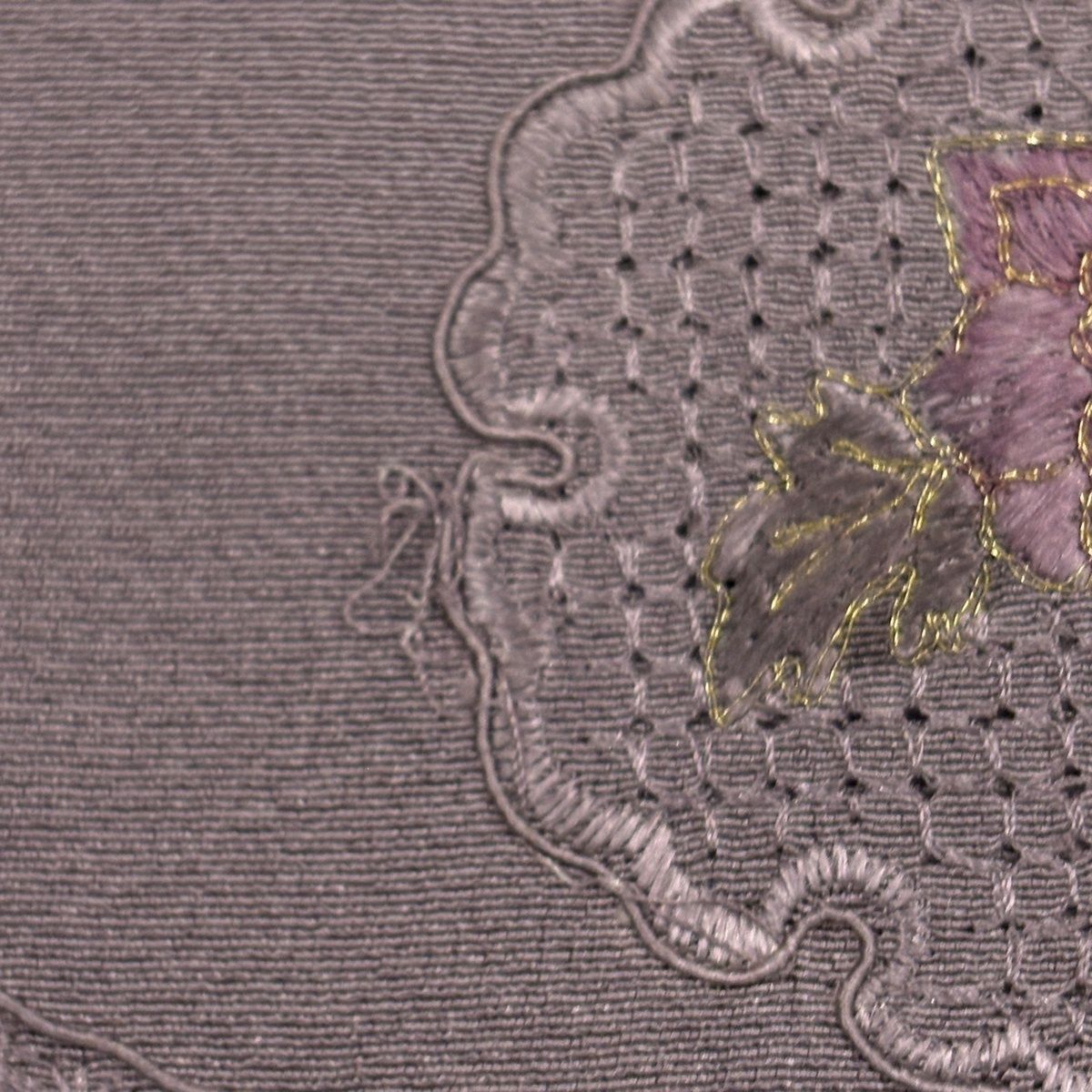 b965 正絹　袷　付け下げ　総刺繍　雪輪　金銀糸　美品　着物 付下げ 身丈162.5cm 裄丈65cm M 袷 雪輪 草花 金糸 刺繍 灰紫 正絹 秀