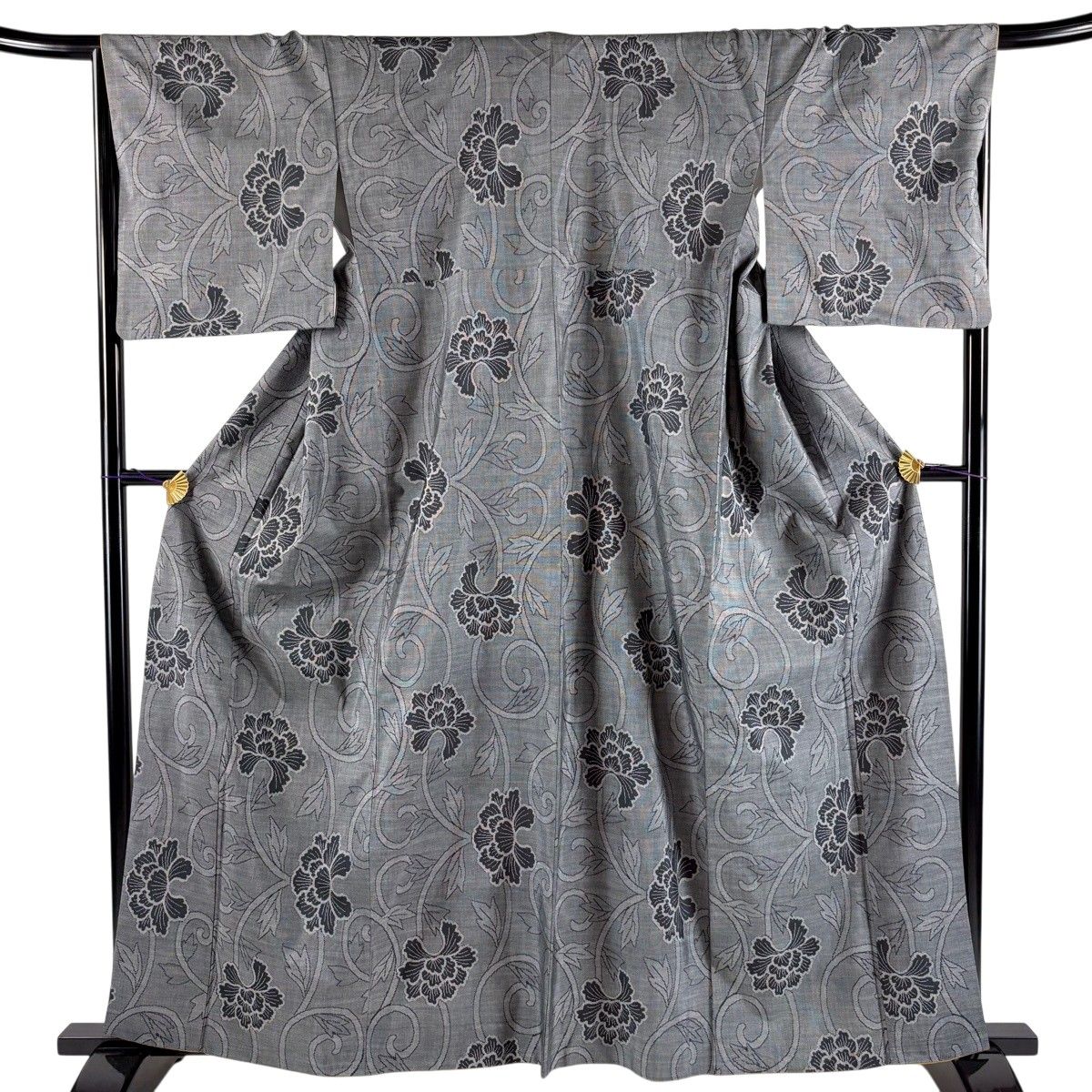 【美品】 大島紬 身丈161.5cm 裄丈66.5cm M 袷 証紙 花唐草 黒灰 正絹 名品 【中古】