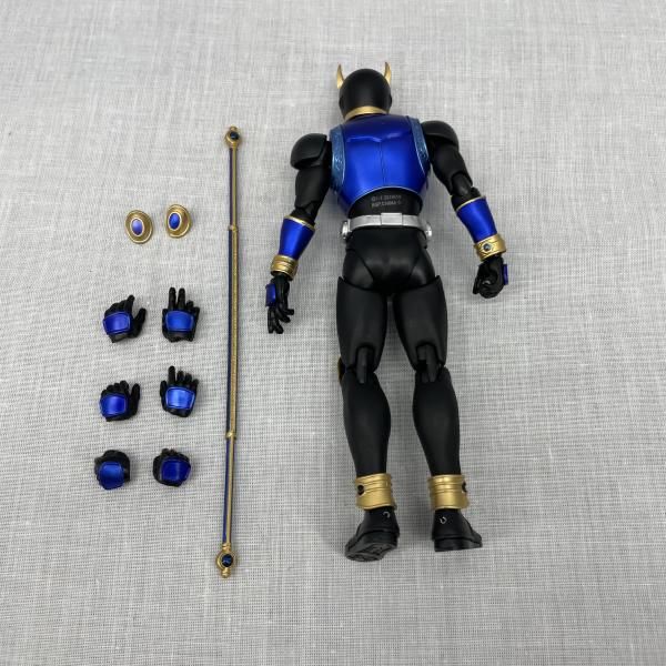 中古】現状品)S.H.Figuarts (真骨彫製法) 仮面ライダークウガ ドラゴン