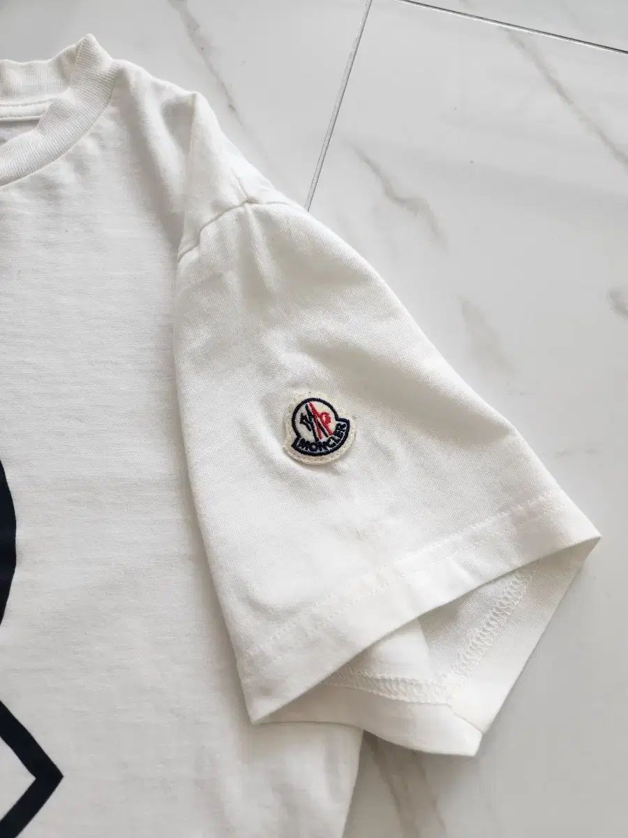 MONCLER モンクレール ロゴ Tシャツ 半袖 白 12A｜詳細画像