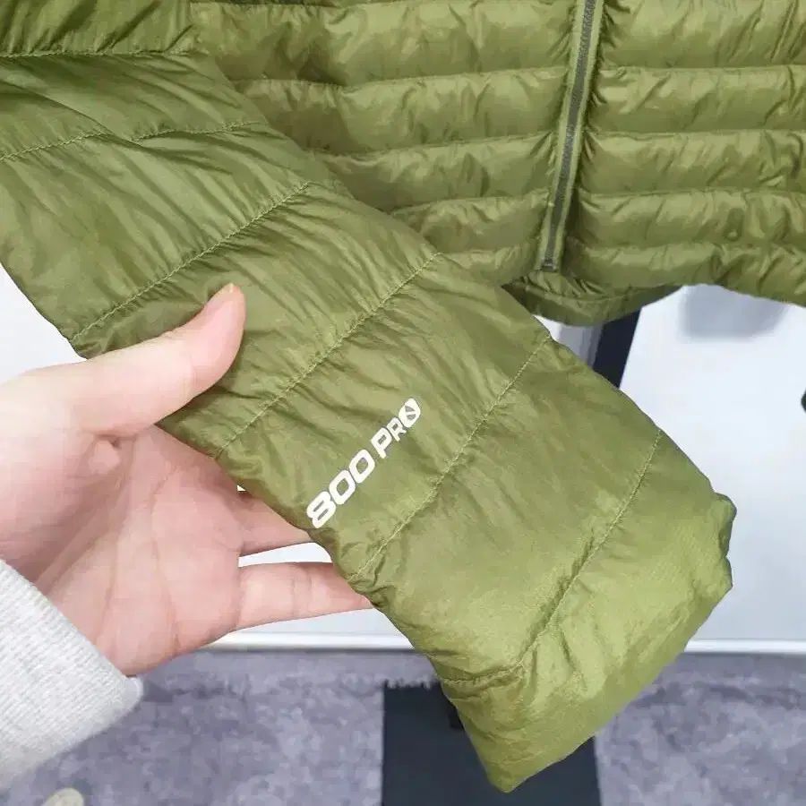 THE NORTH FACE ザノースフェイス 軽量 ダウン サミットシリーズ 800 ダウンジャケット カーキ m