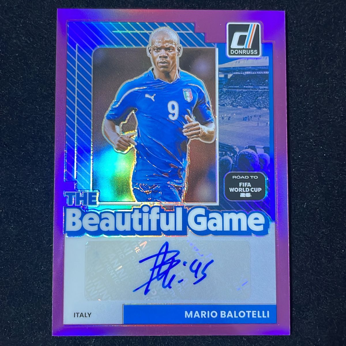 Mario Balotelli マリオ・バロテッリ Panini Donruss Road to FIFA World Cup The Beautiful Game 2025-26 /49 Purple Prizm Auto 直筆 サイン Italy