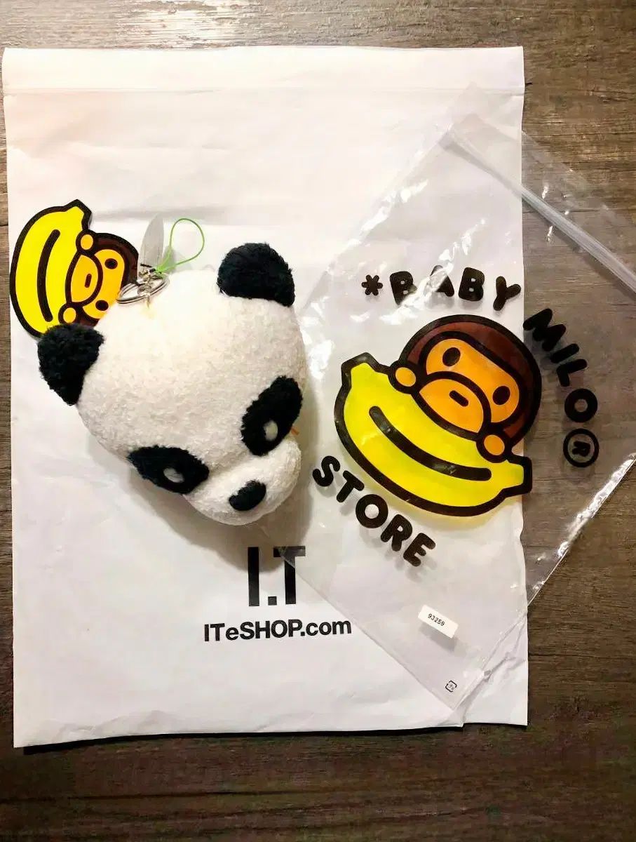 A BATHING APE ベイビーマイロ キーホルダー A BATHING APE パンダ キーホルダー