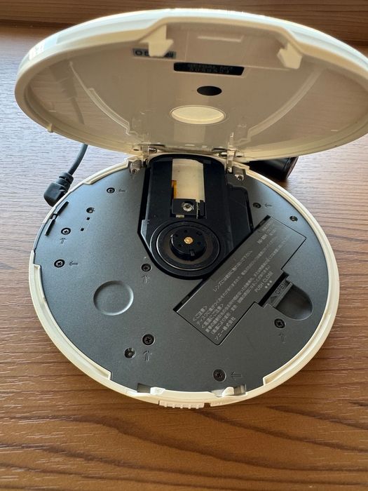 SONY CD WALKMAN D-NE820 ジャンク - メルカリ