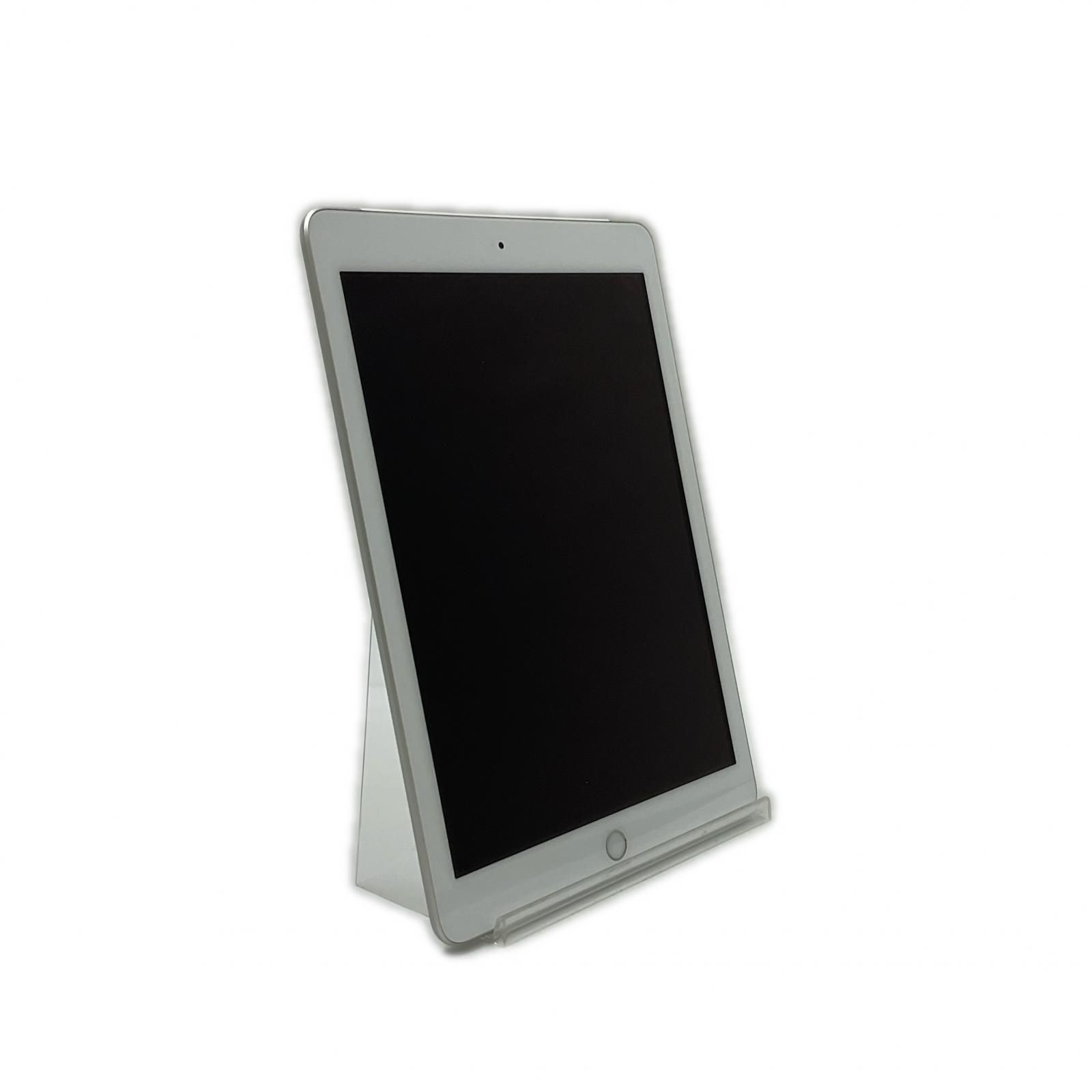 iPad 9.7インチ 第6世代 32GB シルバー SIMフリー - メルカリ