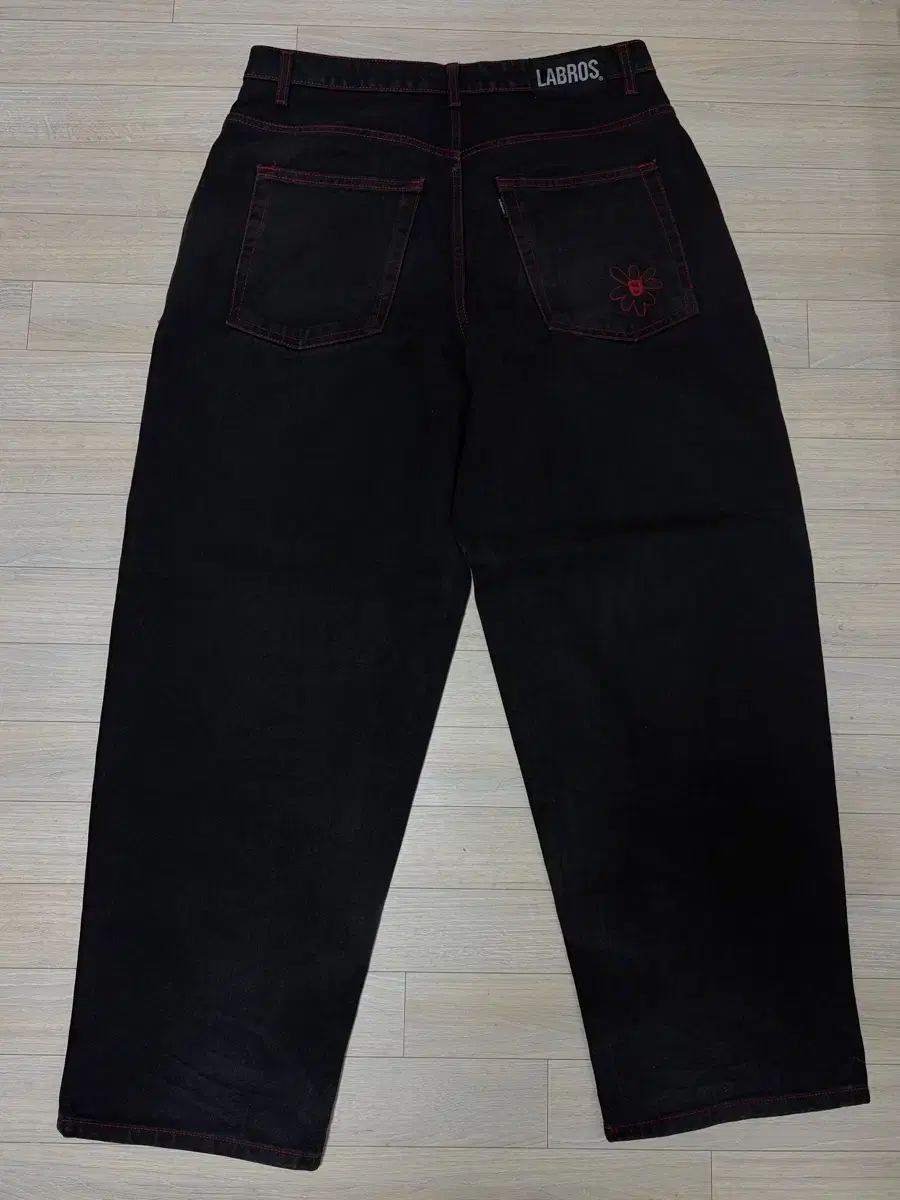 L ラブロス デニムパンツ ブラック レッド - メルカリ