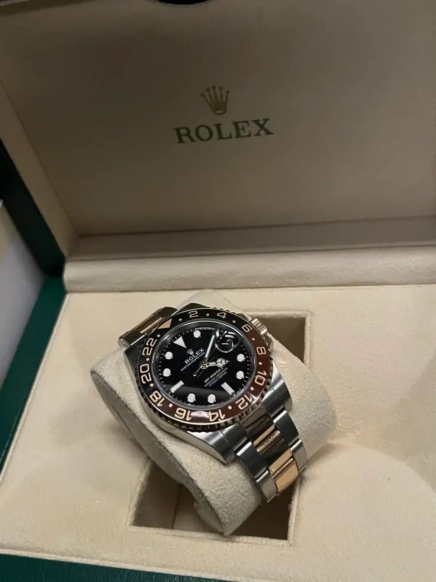 (8月24日 韓国国内) ROLEX ロレックス GMTマスター2 ルートビア コンビ オートマティック時計