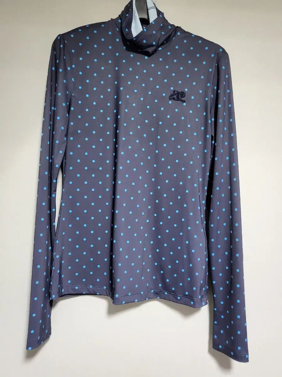 新品 ラッキーシュエトゥ タートルネック 36