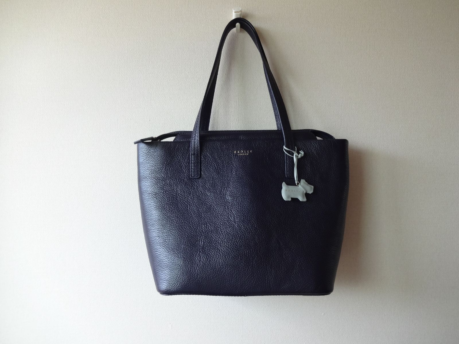 ♡RADLEY LONDONトートバッグ本革レザー舟形A4テリアチャーム付き 