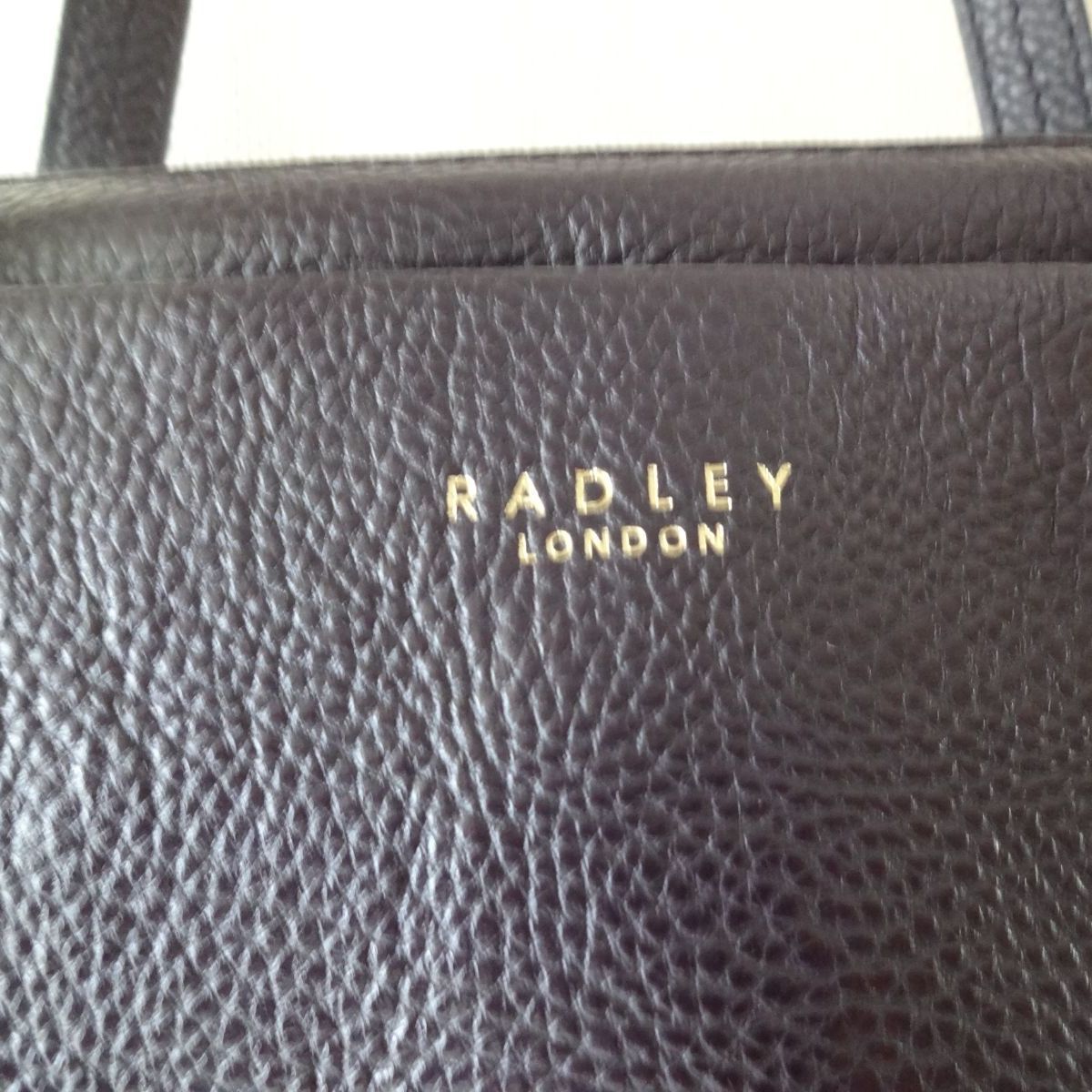 ♡RADLEY LONDONトートバッグ本革レザー舟形A4テリアチャーム付き 