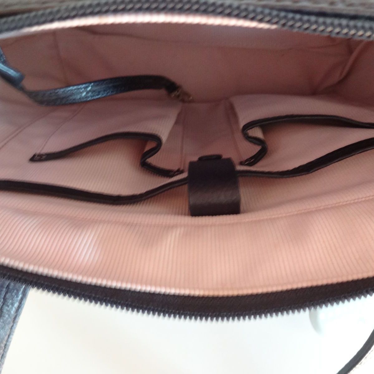 ♡RADLEY LONDONトートバッグ本革レザー舟形A4テリアチャーム付き 