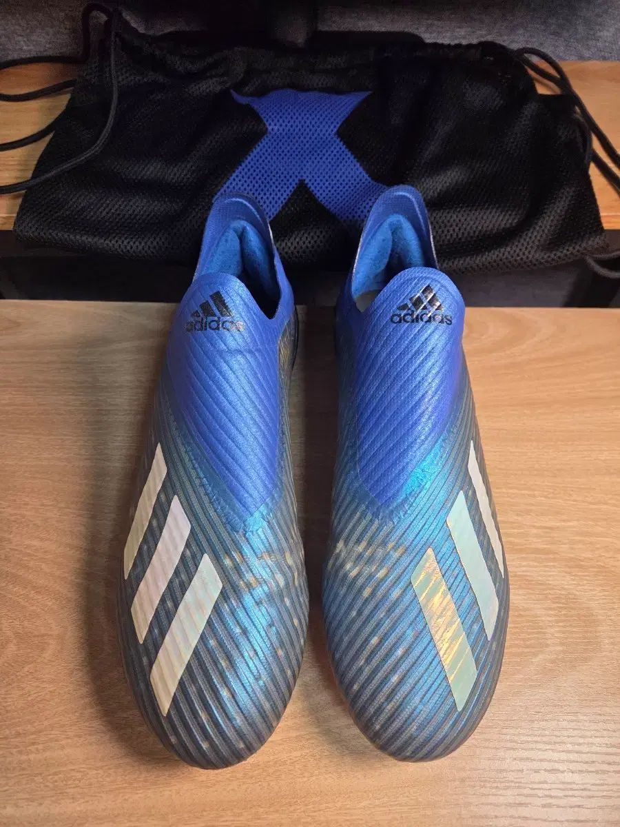 (260 サッカーシューズ) アディダス X19+
