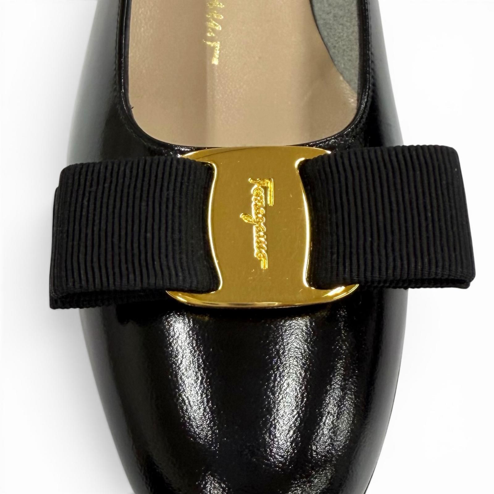 未使用品☆Salvatore Ferragamo サルヴァトーレフェラガモ ヴァラ ロゴ