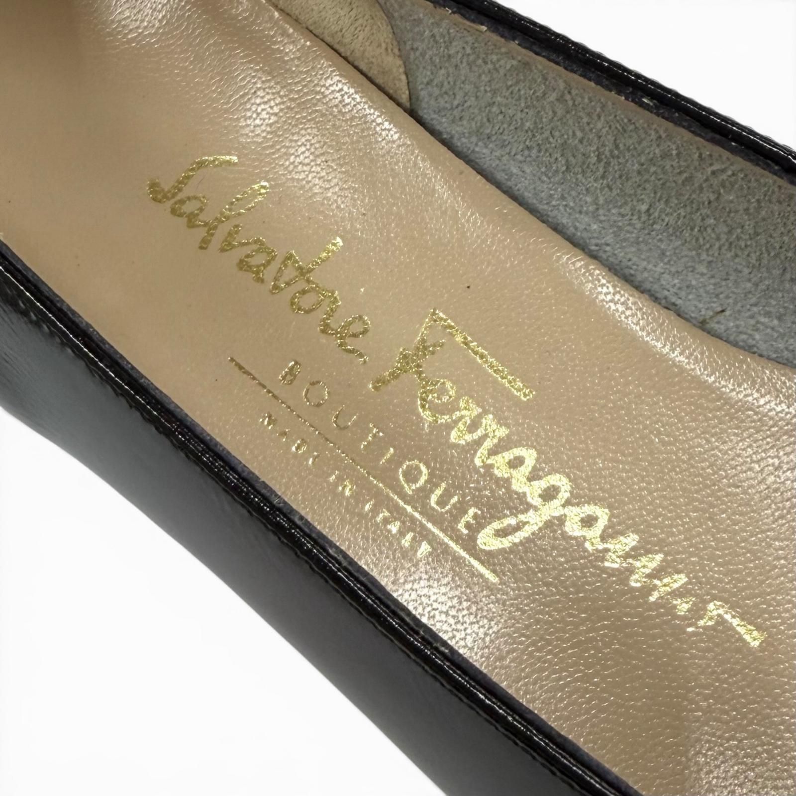 未使用品☆Salvatore Ferragamo サルヴァトーレフェラガモ ヴァラ ロゴ
