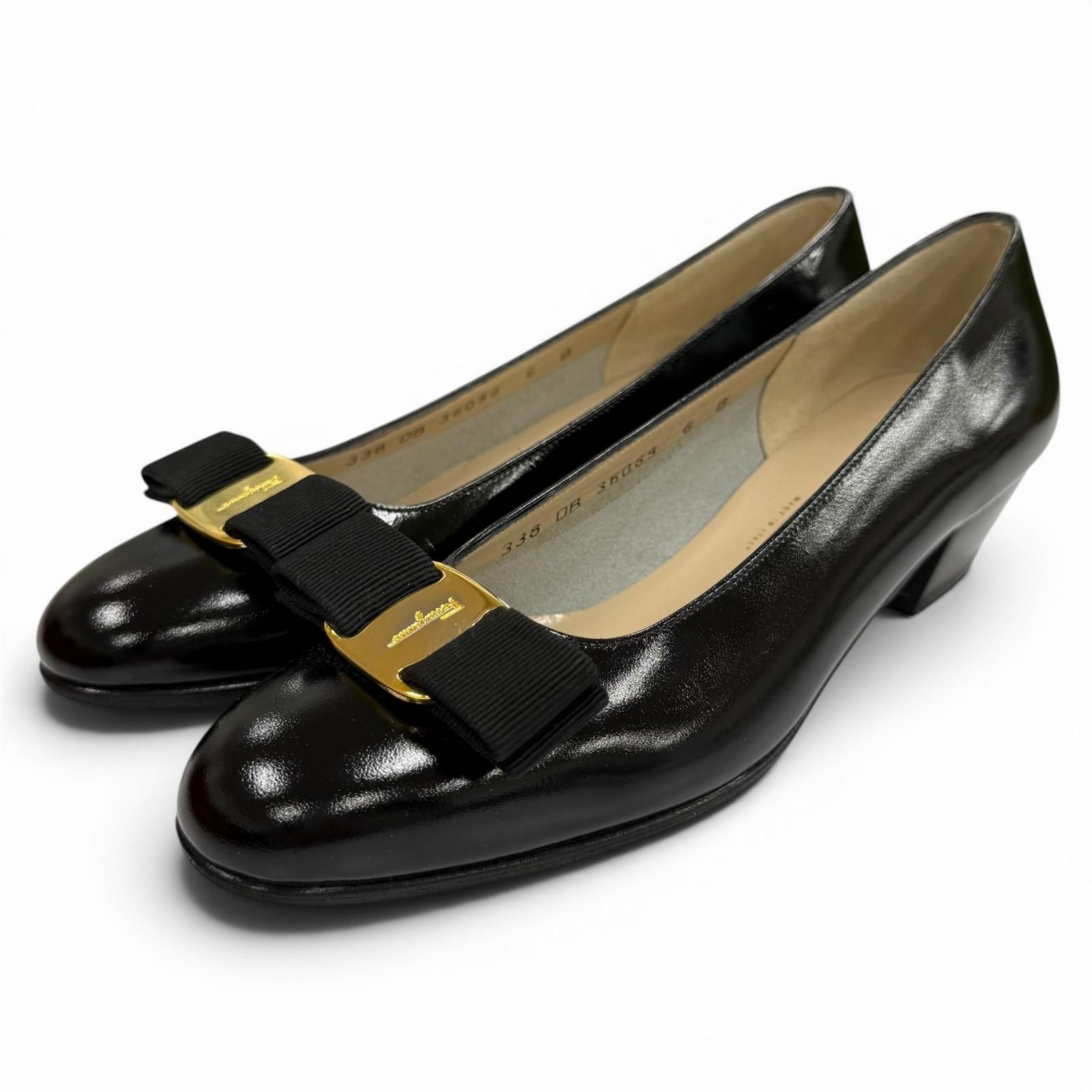 未使用品☆Salvatore Ferragamo サルヴァトーレフェラガモ ヴァラ ロゴ