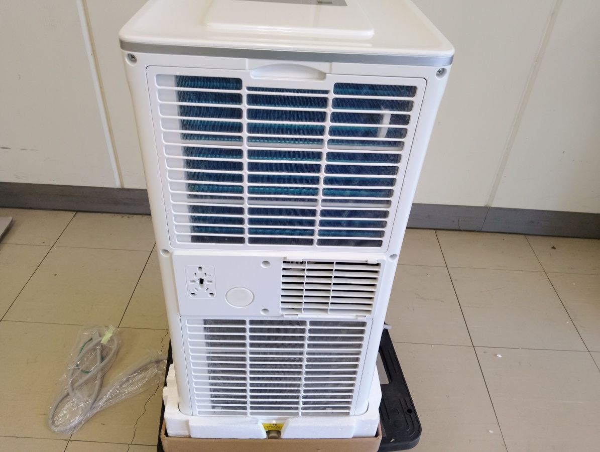中古・美品・2024年製】Jenix 移動式エアコン OL-KY26-A011E スポット