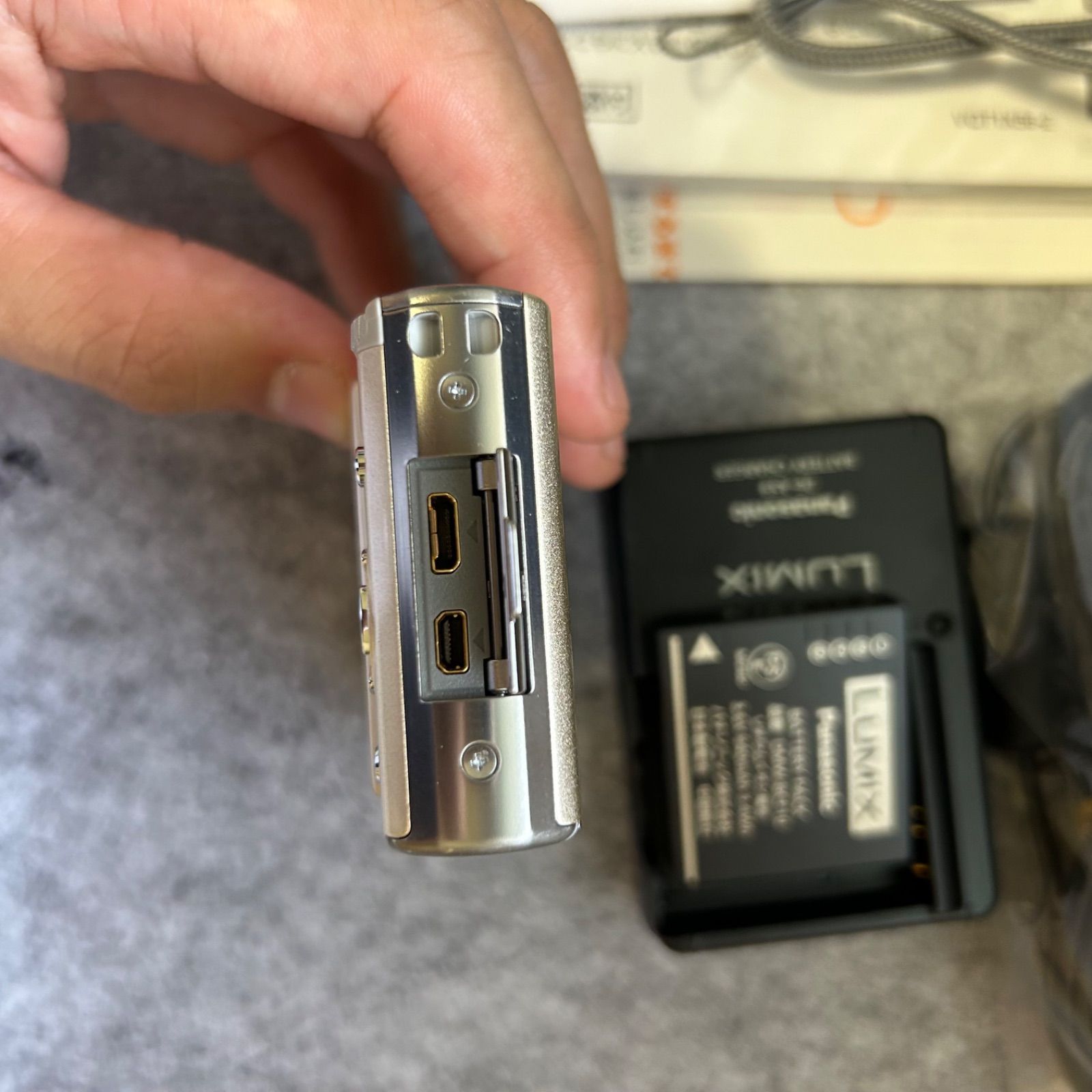 動作確認済】パナソニック LUMIX DMC-FX40 充電器 バッテリー付