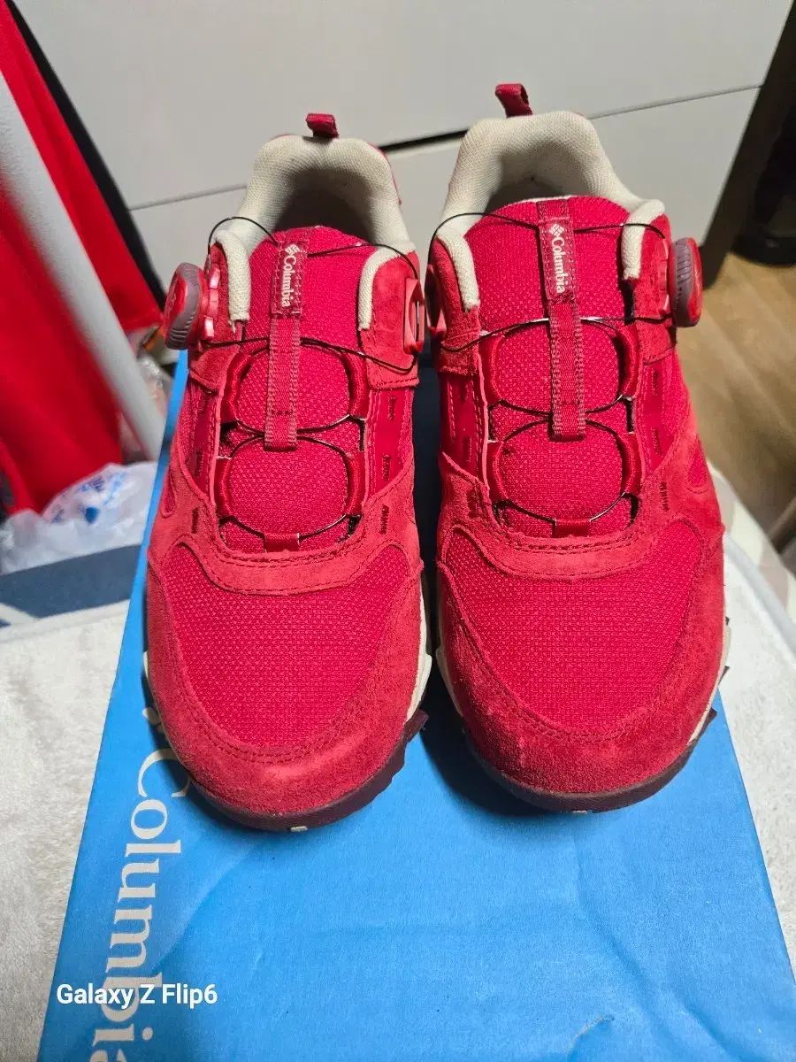 未使用 Columbia スニーカー レッド 6,187円