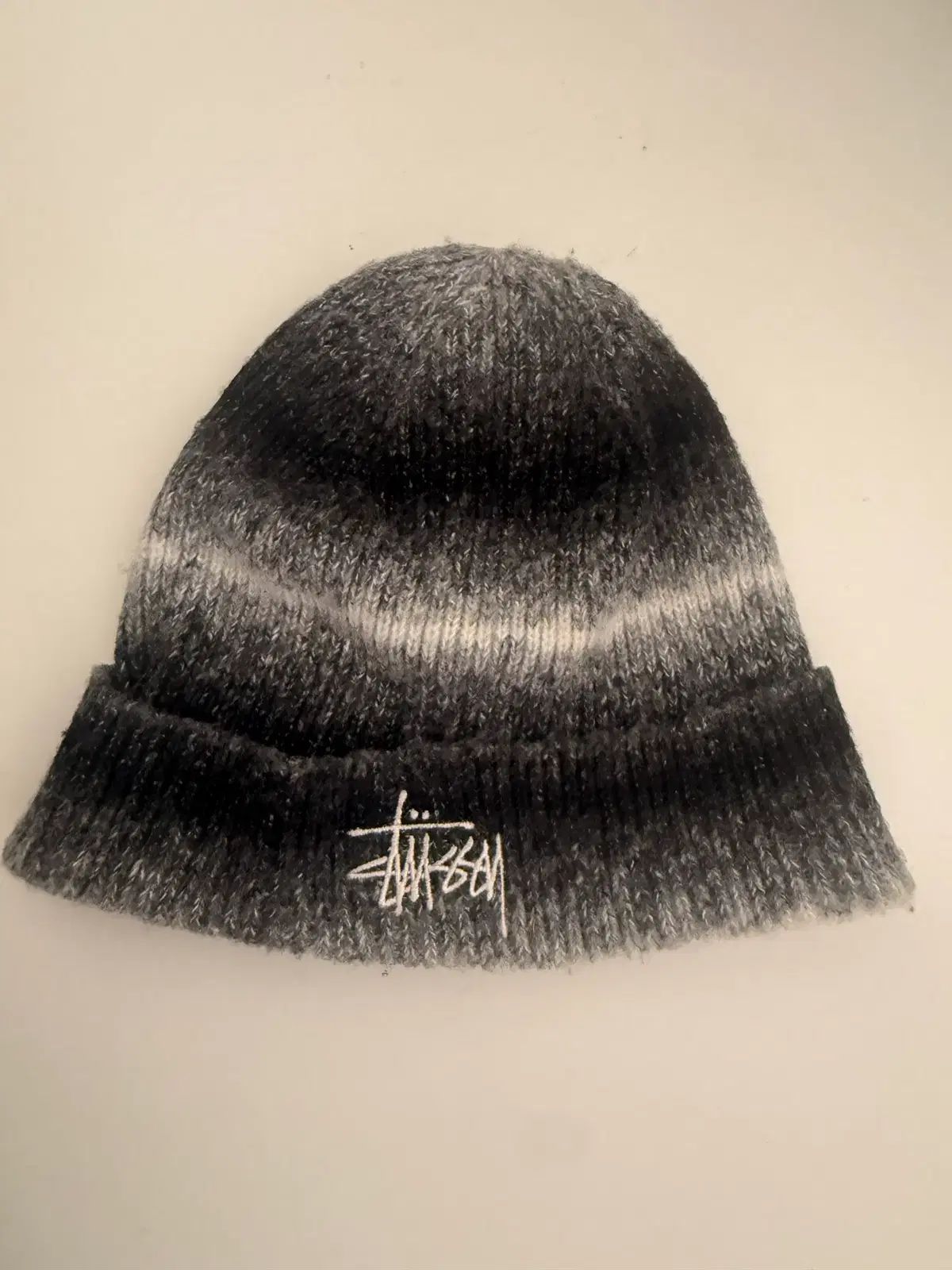 STUSSY ステューシー グラデーション ブラック ビーニー