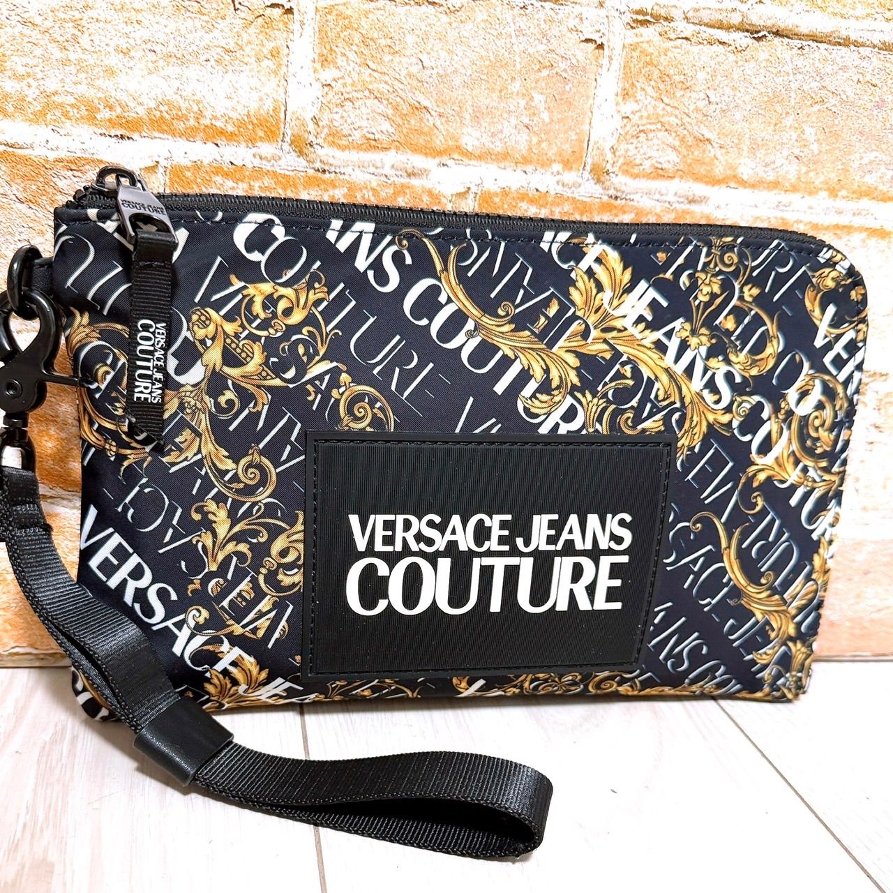 【本日限定‼️】VERSACE JEANS COUTURE ヴェルサーチ クラッチ 超美品) VERSACE JEANS COUTURE (ヴェルサーチ)クラッチバッグ - メルカリ