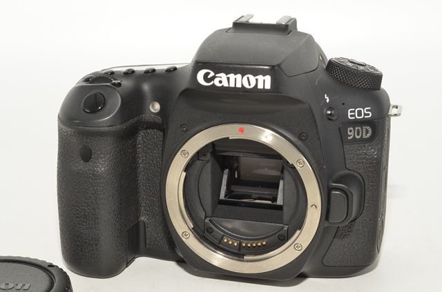 260718☆極上☆Canon デジタル一眼レフカメラ EOS 90D ボディー EOS90D