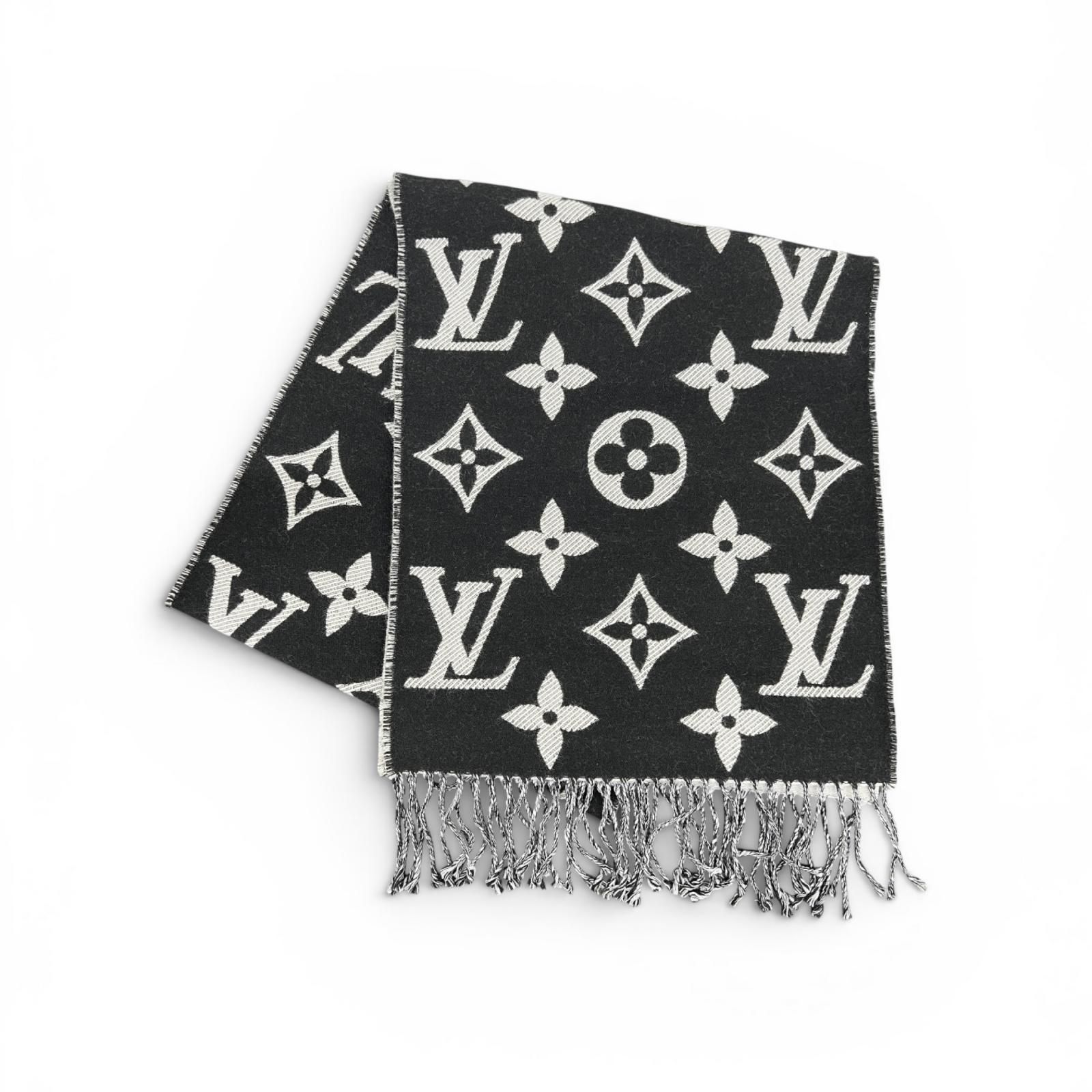 LOUIS VUITTON 極美品 ルイヴィトン エシャルプ シンプリーLV モノグラム マフラー M76964 ウール MR0261 ブラック ホワイト 大判 ストール 箱付き プレゼント ギフト LV Aランク 中古 鑑定済 ヴィトンマフラー
