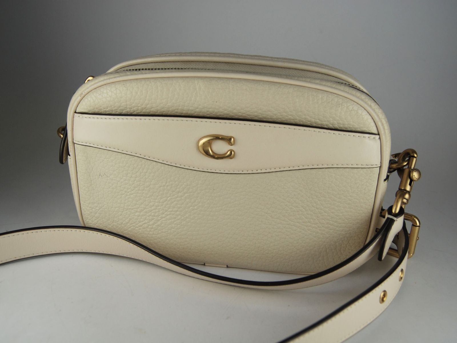 【USED/B】COACHコーチ CC386 カメラショルダーバッグ ホワイト