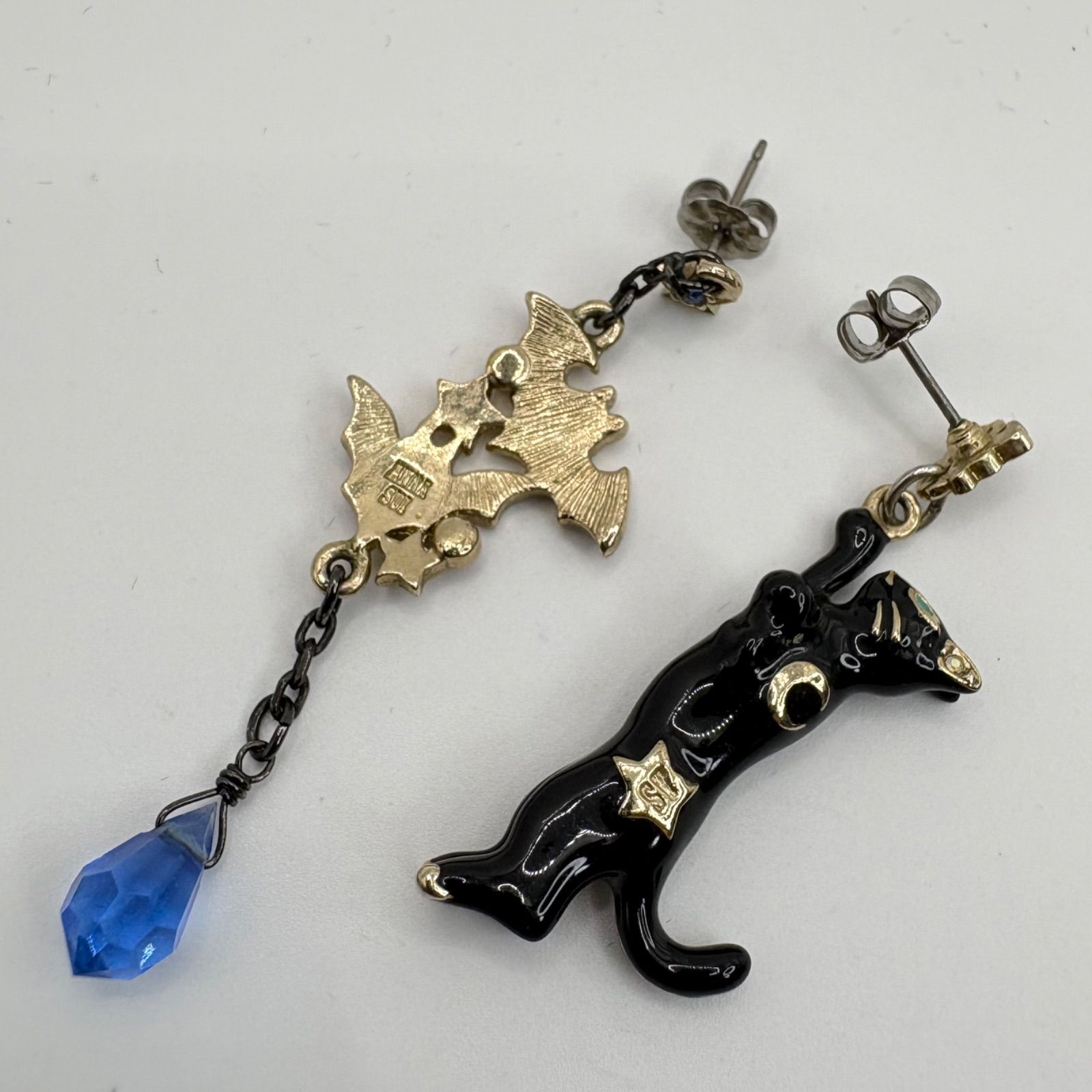 ANNA SUI アナスイ ピアス 片耳用2点セット 猫 コウモリ ブラック 黒