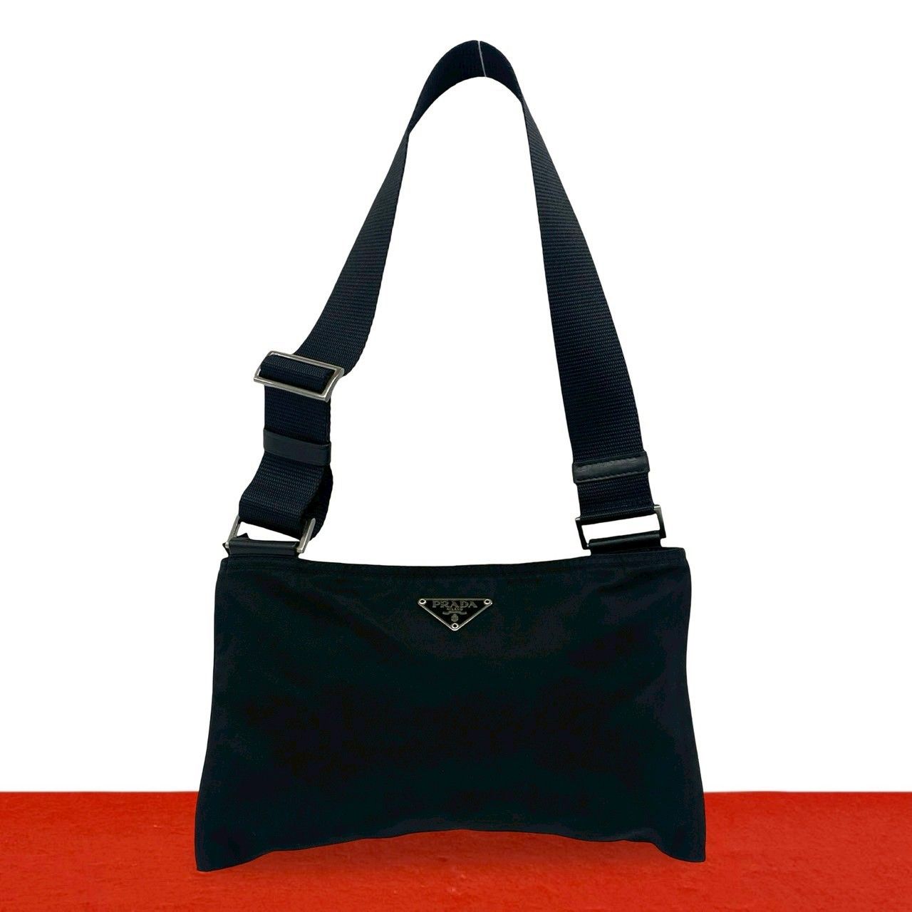 極 美品 PRADA プラダ 三角ロゴ トライアングル 金具 テスート