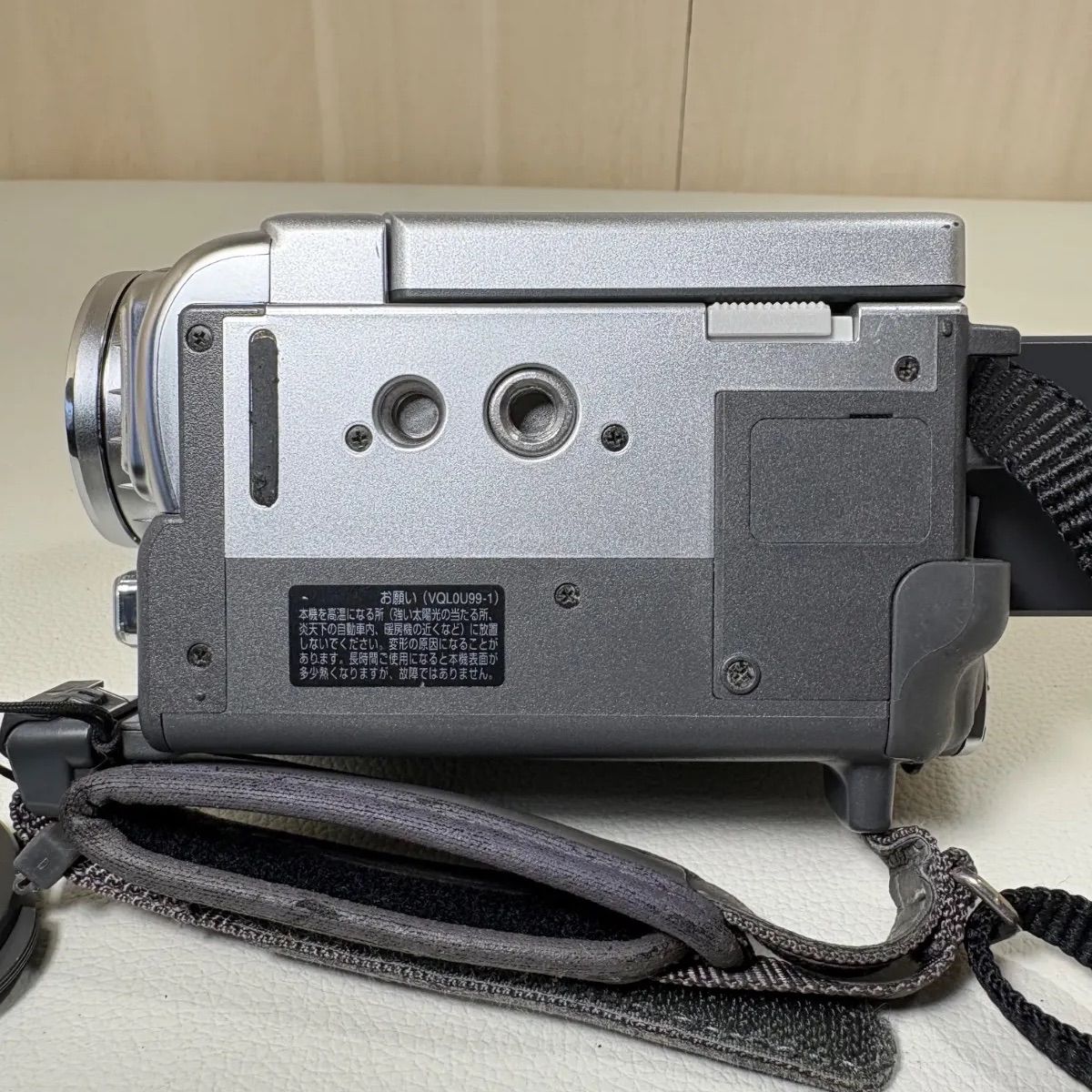 動作確認済・美品】Panasonic NV-GS70 デジタルビデオカメラ 3CCD