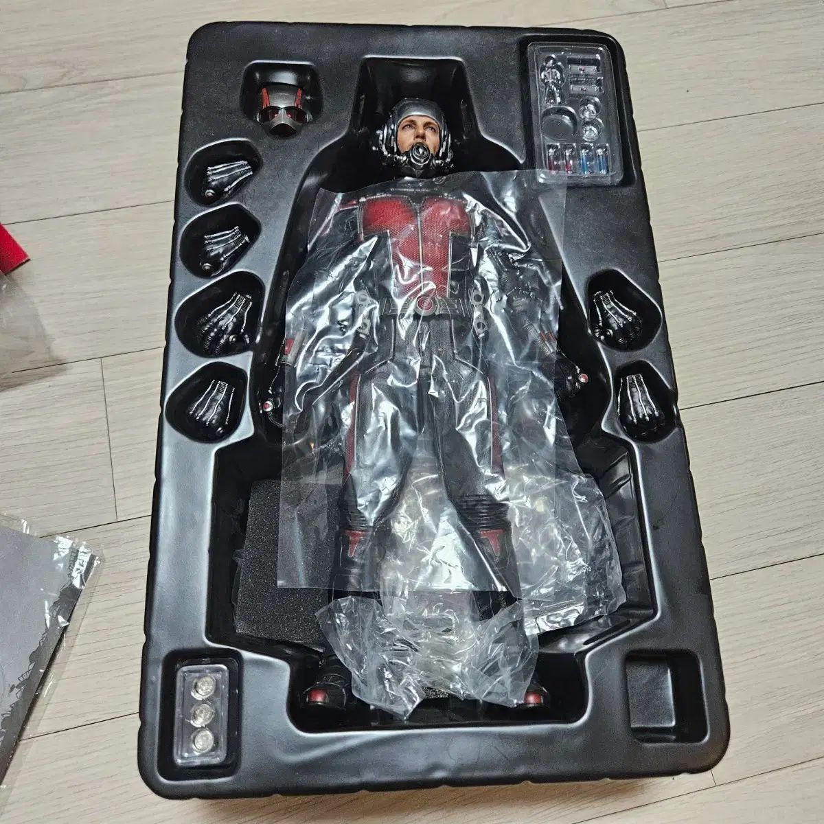 ホットトイズ アントマン 1 出品 - メルカリ