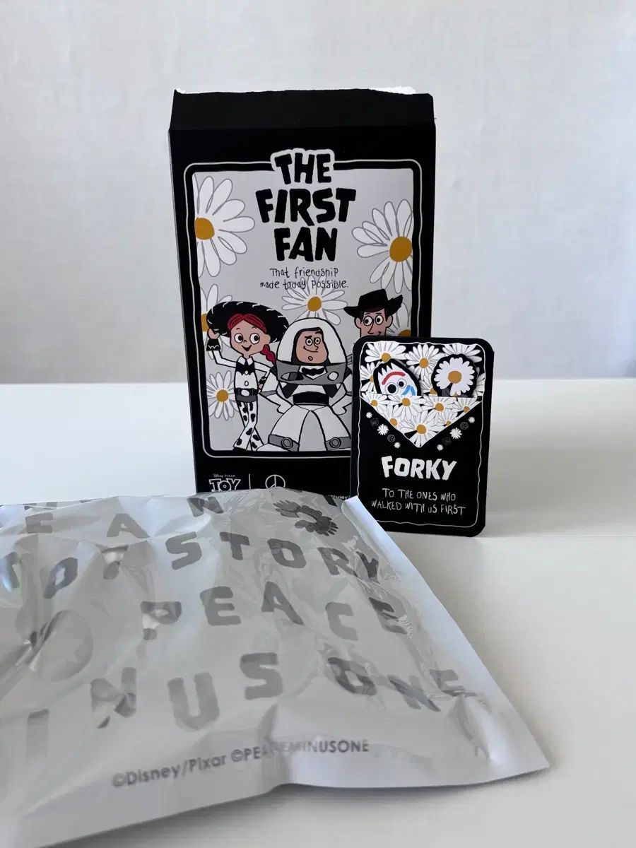 ピースマイナスワン x トイストーリー ブラインド キーホルダー フォーキー
