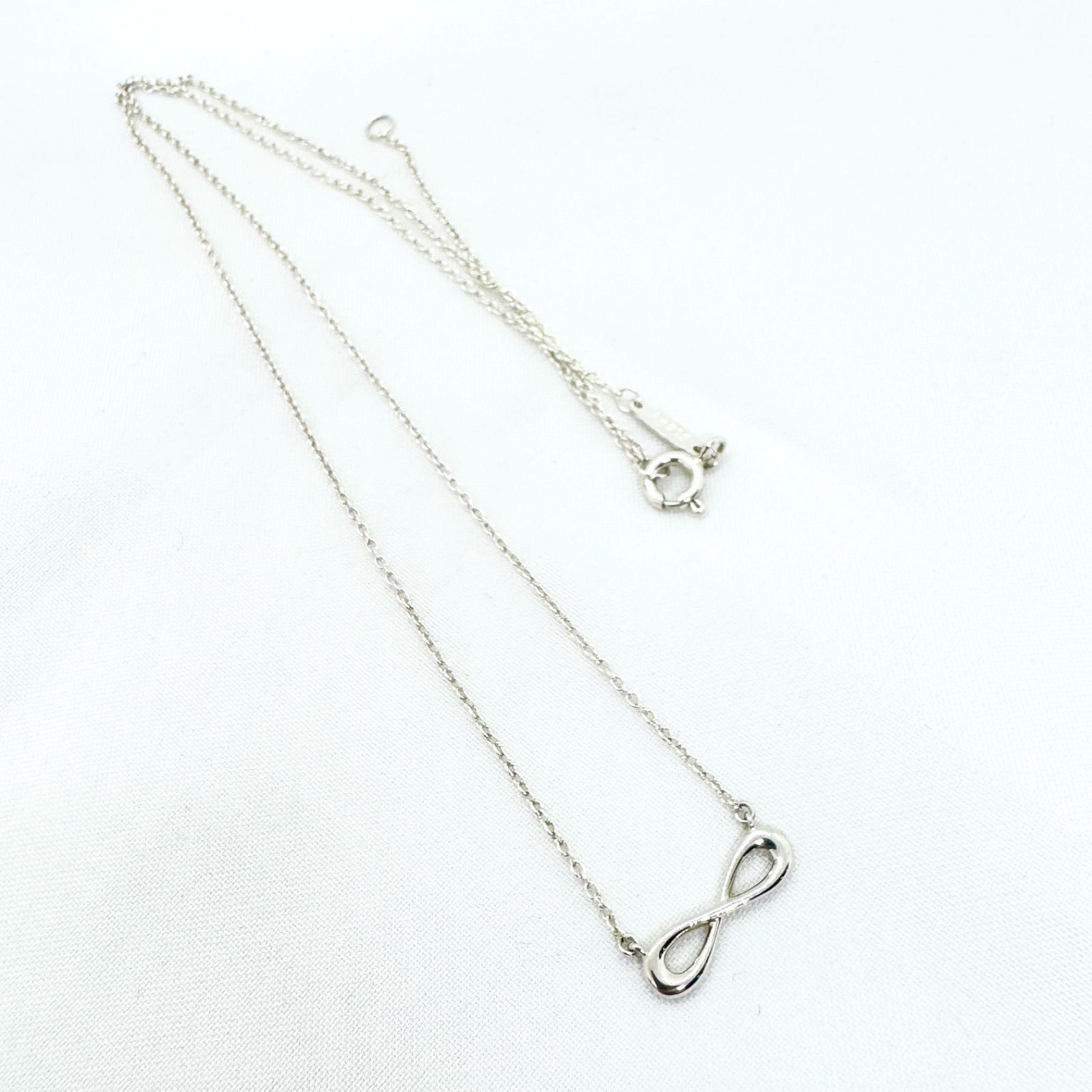 Tiffany ティファニー　オンライン限定　インフィニティ　ネックレス ティファニー オンライン限定 インフィニティ ネックレス シルバー