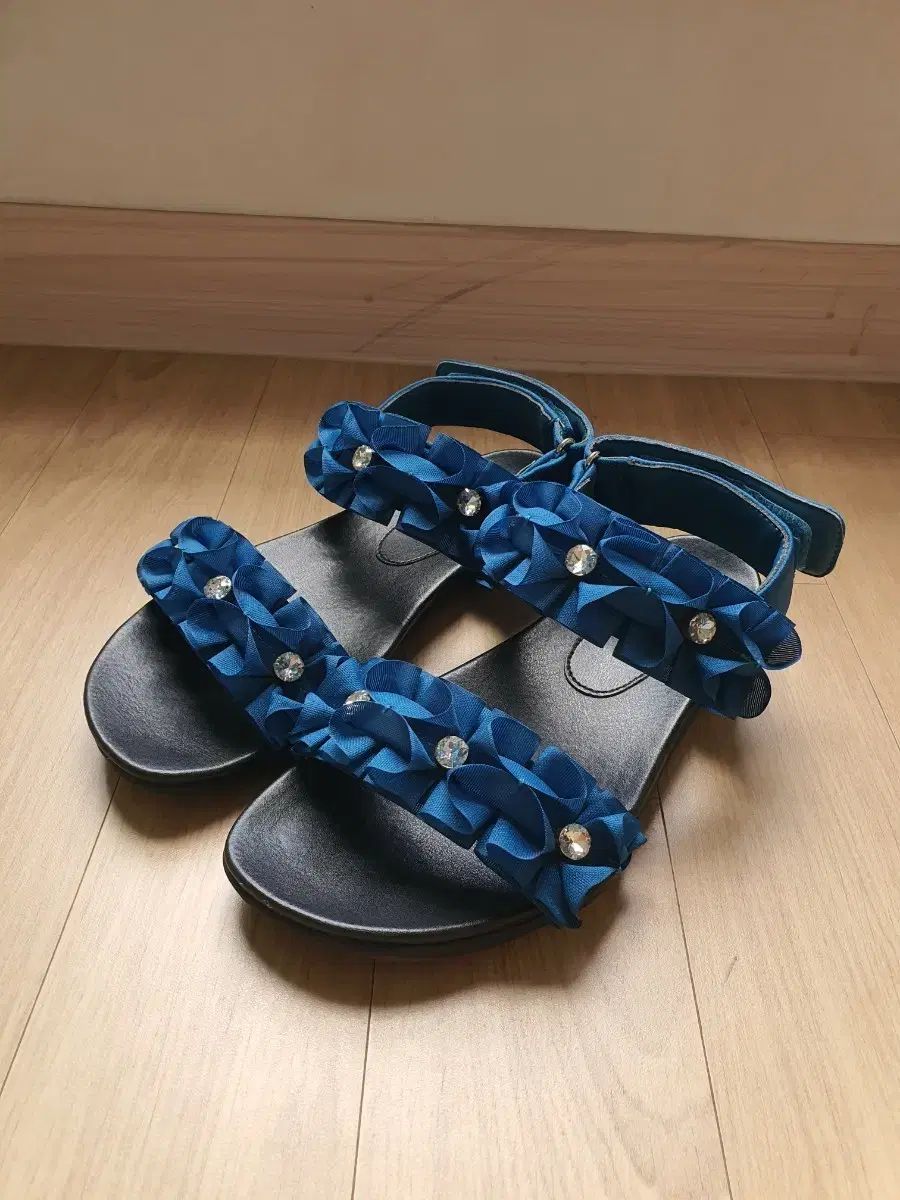 SUECOMMA BONNIE シューコンマボニー フリル サンダル