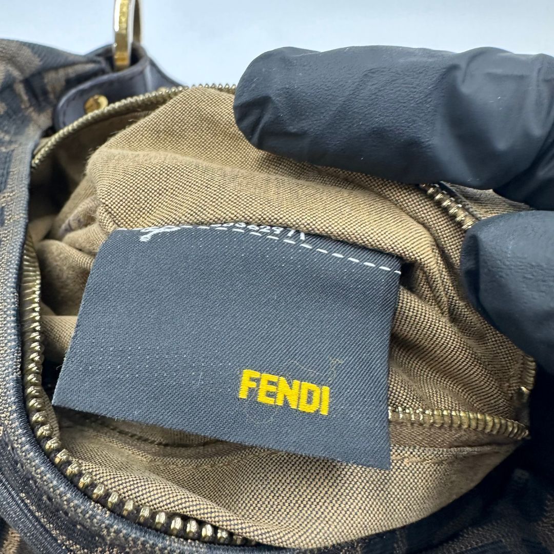 美品】Fendi ズッカ シェフバッグ ワンショルダーバッグ - メルカリ
