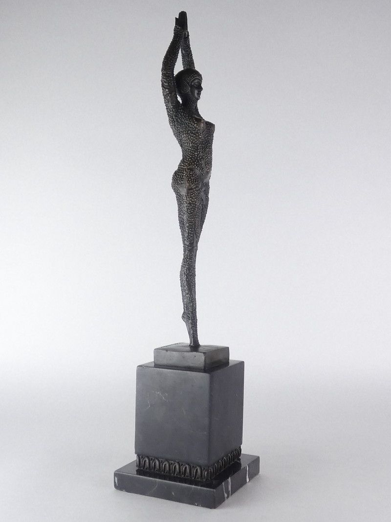 デメートル・シパリュス「スターフィッシュ・ダンサー」約48cm