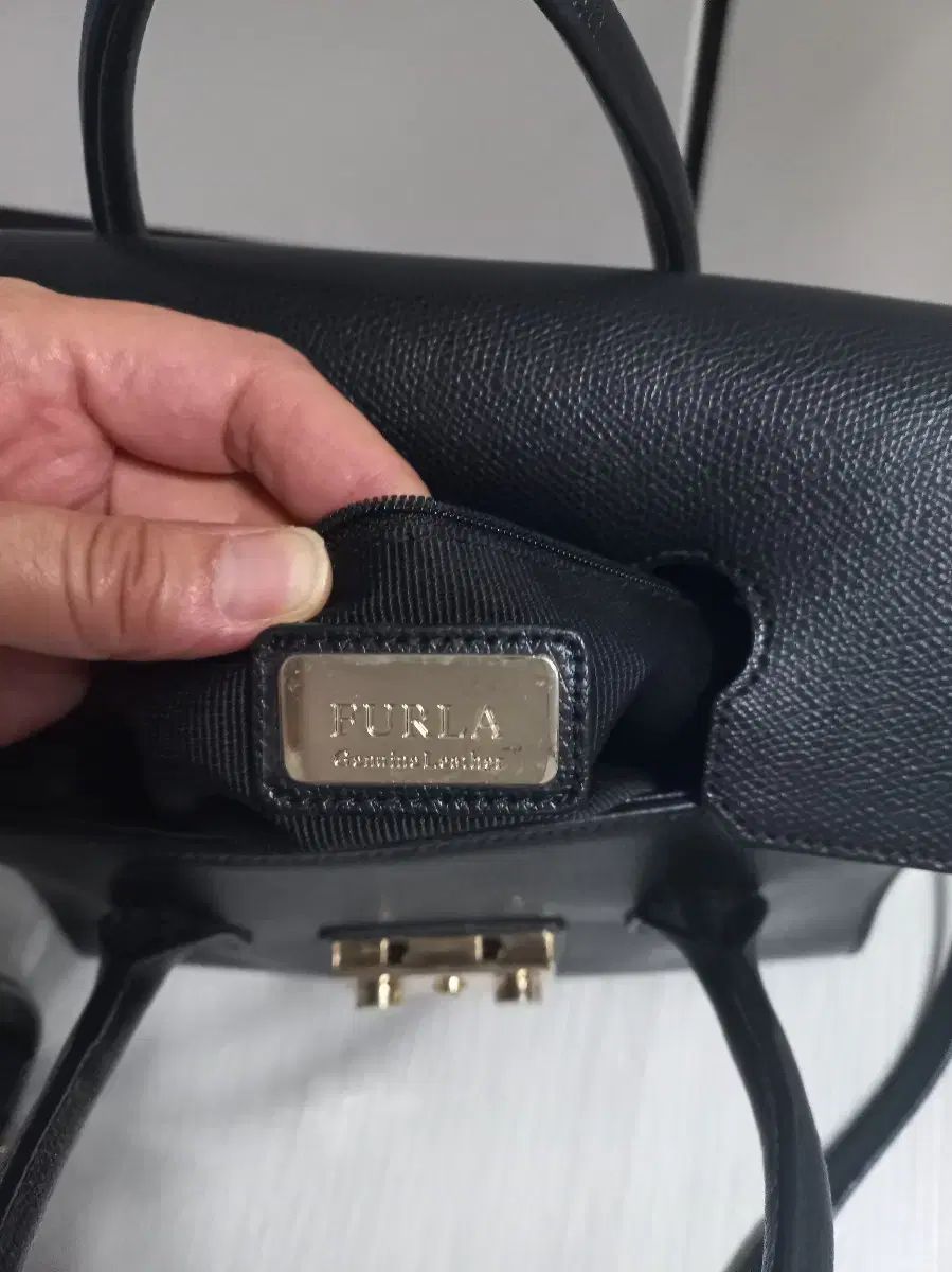 フルラ メトロポリス サッチェル トートバッグ兼クロスバッグ ブラック