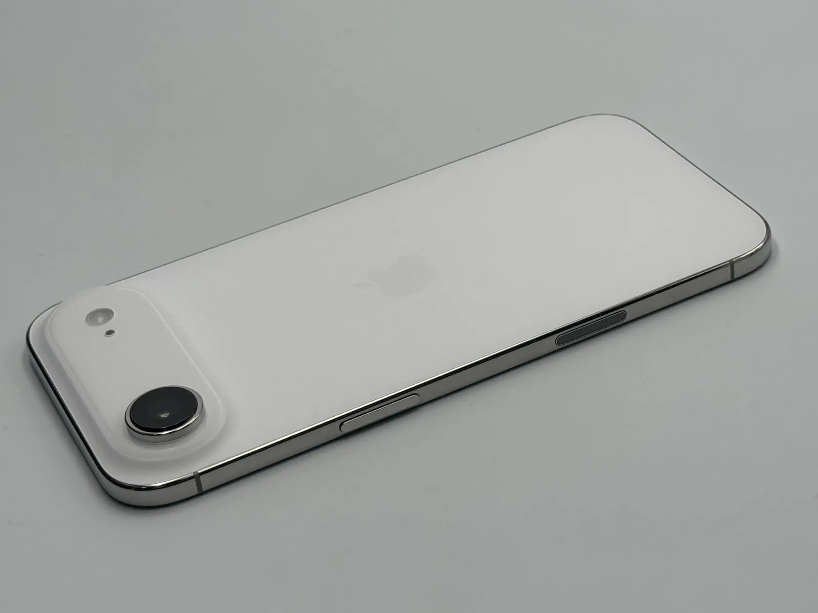箱付き中古A】iPhone Air 256GB クラウドホワイト バッテリー【98