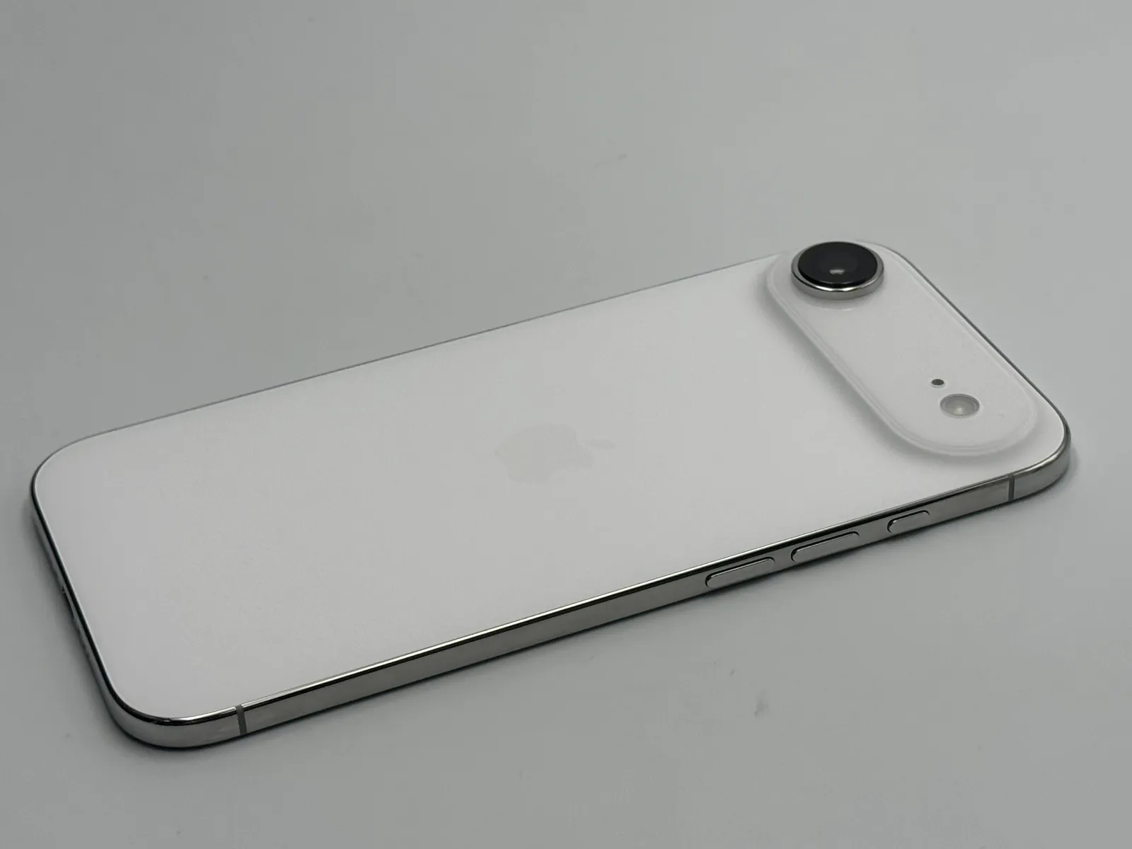 箱付き中古A】iPhone Air 256GB クラウドホワイト バッテリー【98